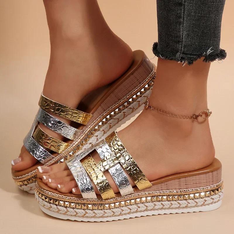 Fashion Womens Shoes Plus Size 36-43 Rivets Wedges Slippers Women Plarform Sandals Woman Fashion Thick Bottom Slides Sandles Beach Shoes