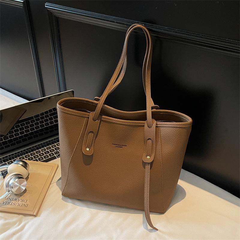 Niche retro tote bag women's autumn new high-end texture casual versatile shoulder armpit bag