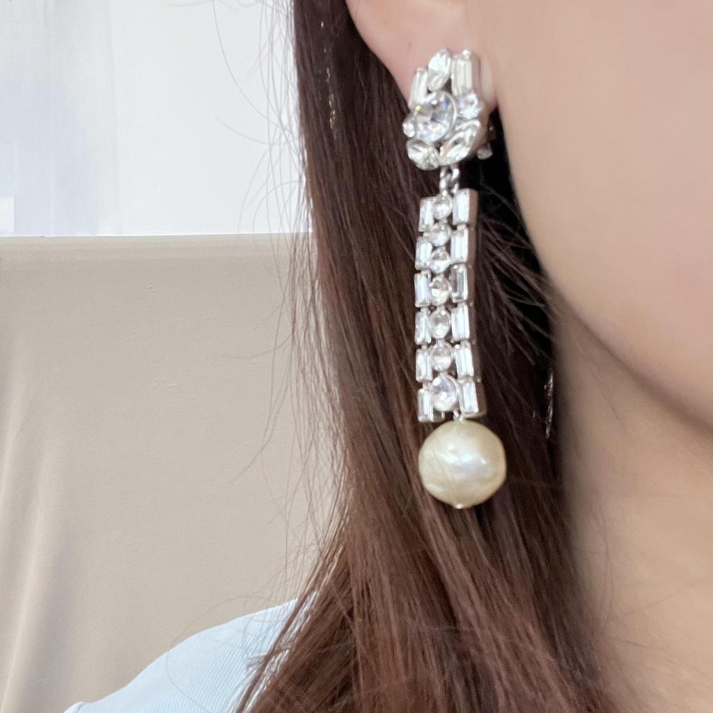 Retro Rhinestone & Pearl Long Stud Earrings - Versatile Shoulder-Sweeping Style