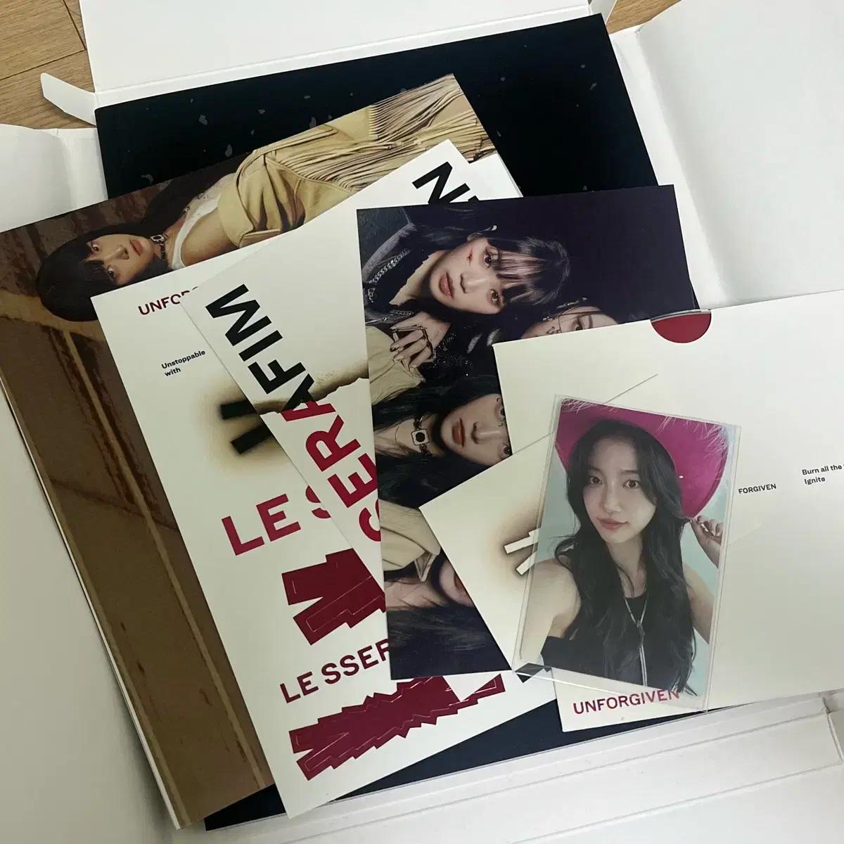 

LE SSERAFIM Альбом Unforgiven Продавать С Фокой