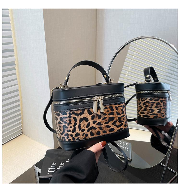 

Portable bucket bag women s 2025 new trendy fashion contrasting color splicing high-end shoulder messenger bag