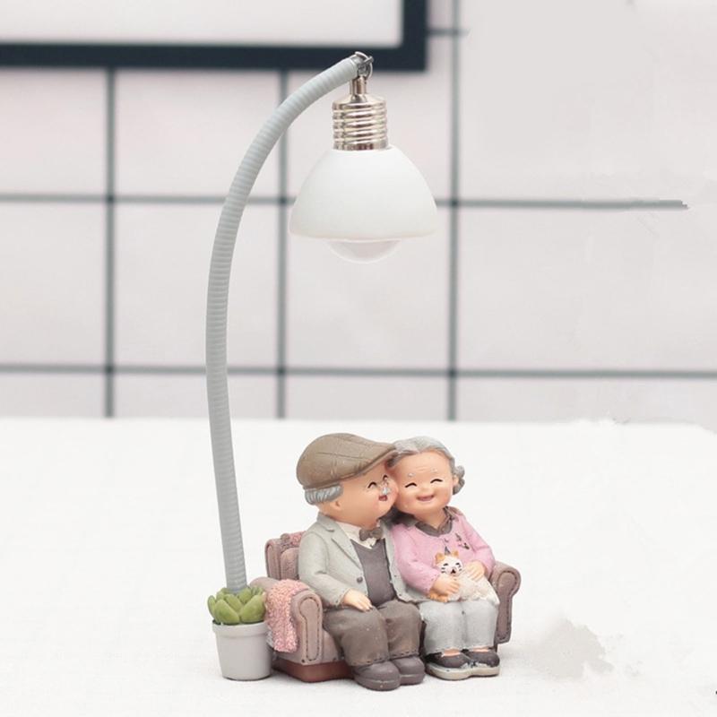 Resin Figurine of Elderly Couple Figurine with LED Nightlight for Bedroom and Living Room Decoration Resin Ornamentation