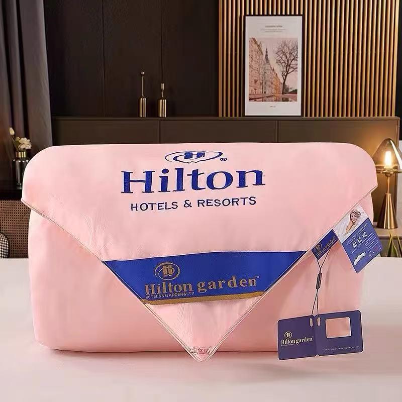 Hilton Seide-Baumwolle Steppdecke Geschenkbox - Ganzjahres-Komfortdecke für B&Bs