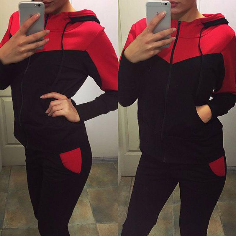 Tuta sportiva da donna gialla brillante e rossa in poliestere con felpa con cappuccio e pantaloni, set casual per lo sport