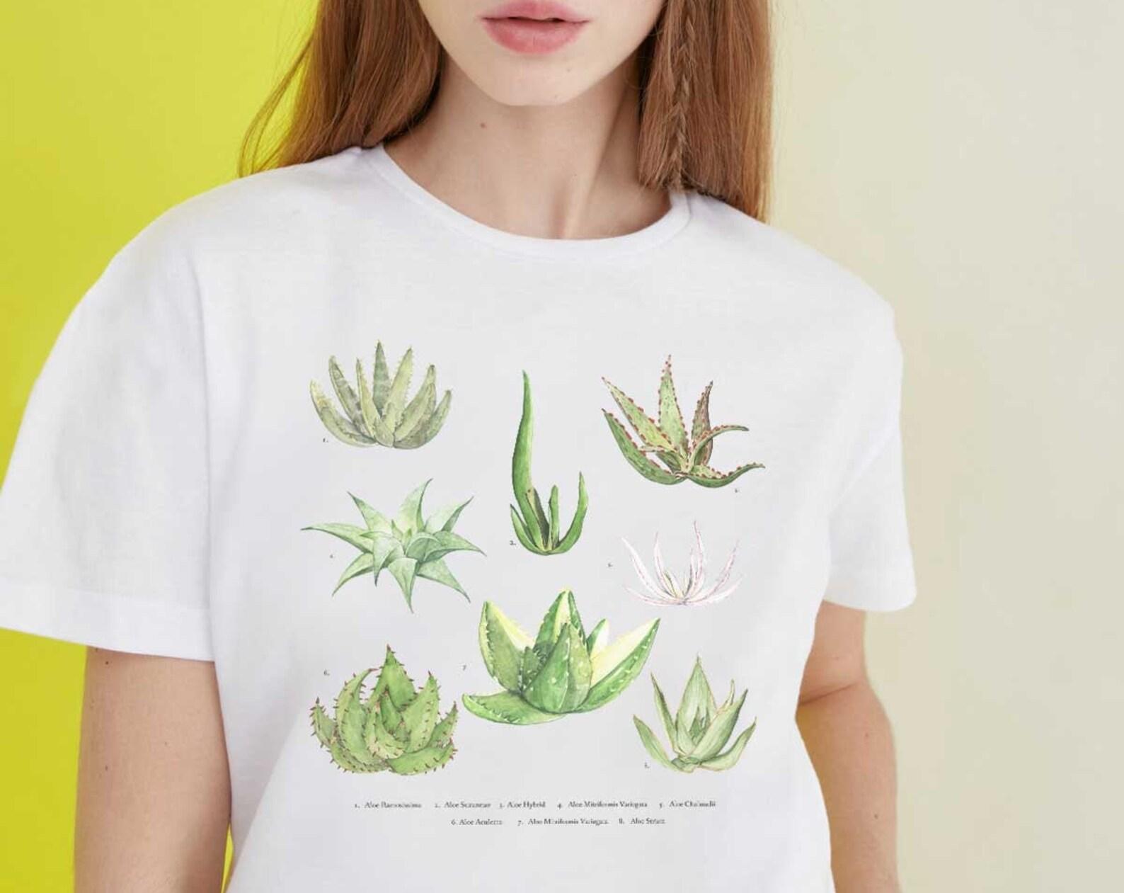 Desert Cacti Graphic Tee, Vintage Inspired Botanical Desert T-shirt,Cactus Succulents Shirt, Vintage Botanical Tee, Aesthetic Gift Plant Mom M