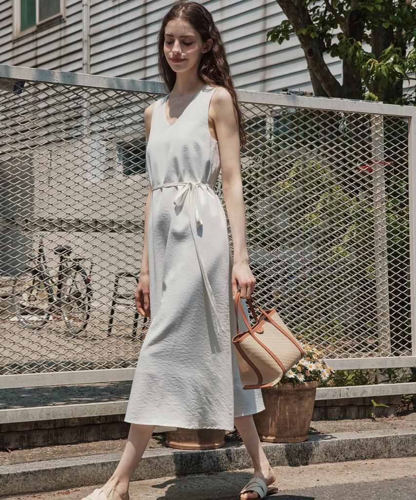 ZEROSTREET Sleeveless V-Neck Dress / Ivory