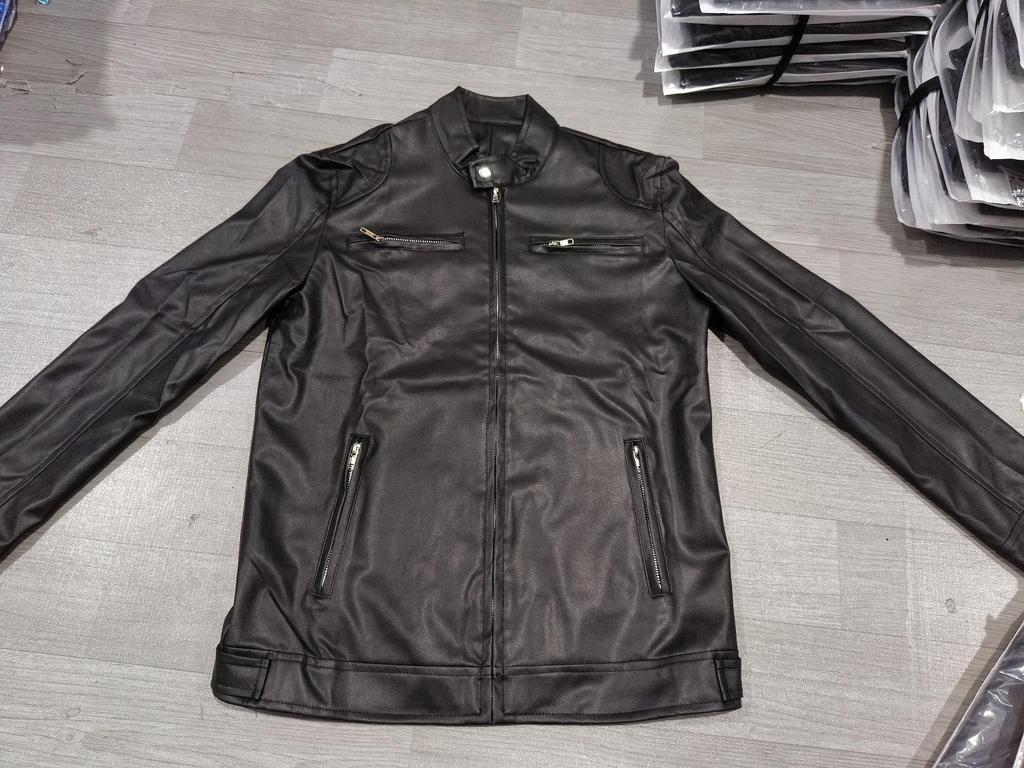 Zimowa motocyklowa kurtka PU z wieloma kieszeniami, kołnierzem stojącym i zamkiem błyskawicznym