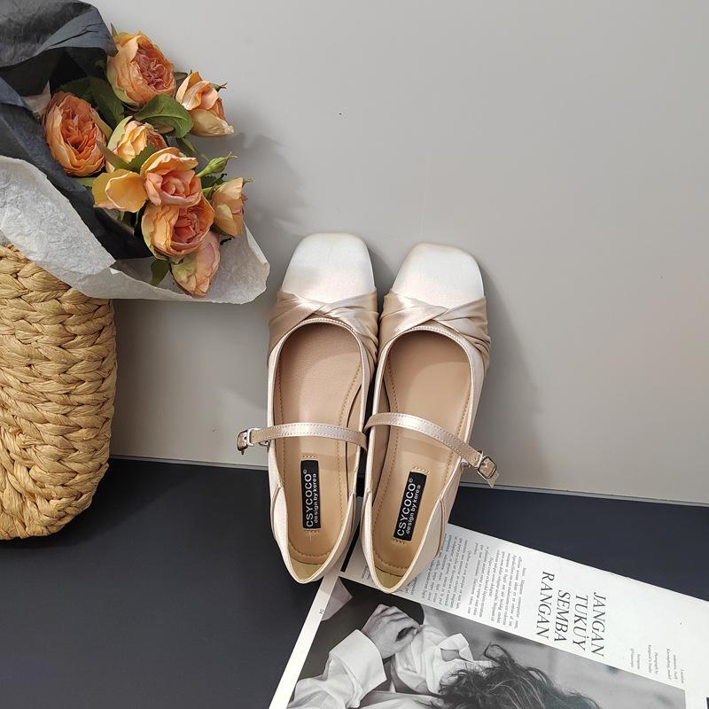 2025 autumn square head gentle temperament Mary Jane shoes one-word buckle bow French flat bottom shallow mouth single shoes