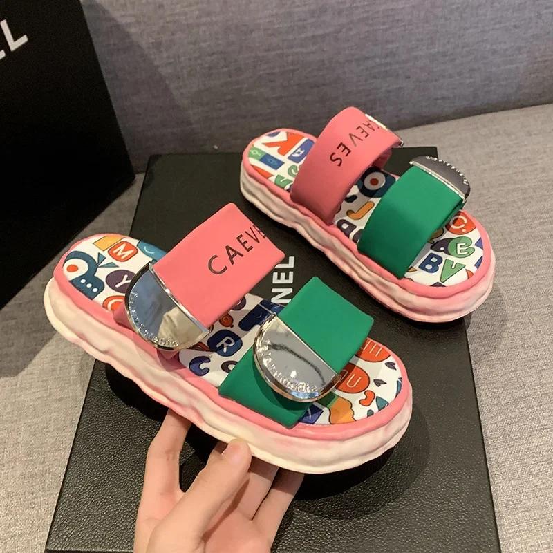 Fashion New Platform Slippers Summer Ladies Muffin Bottom Increase Flat Shoes Woman Fashion Graffiti Beach Sandal Metal Buckle Slipper