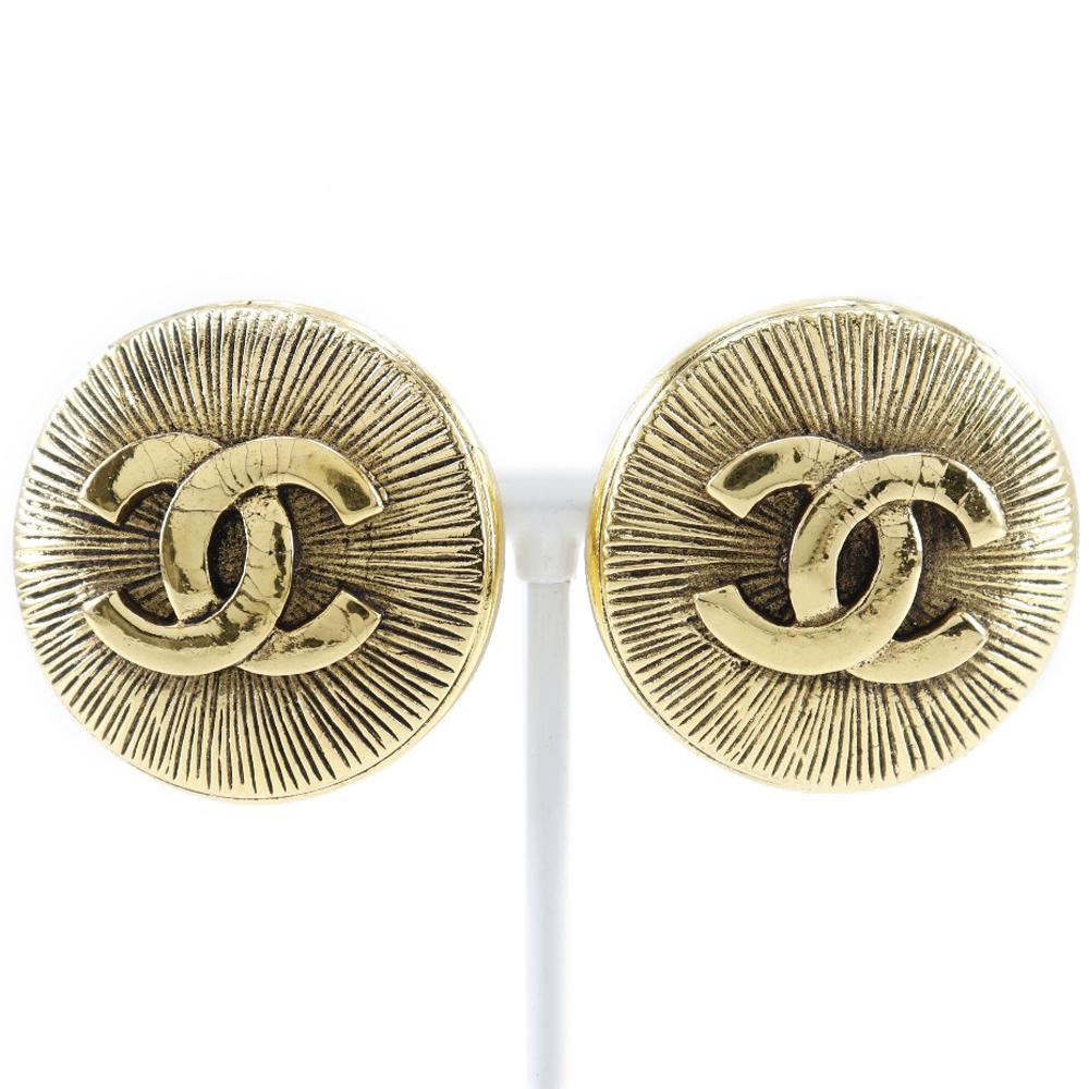 

CHANEL COCO Mark Earring Plated Gold 30g Women Used
