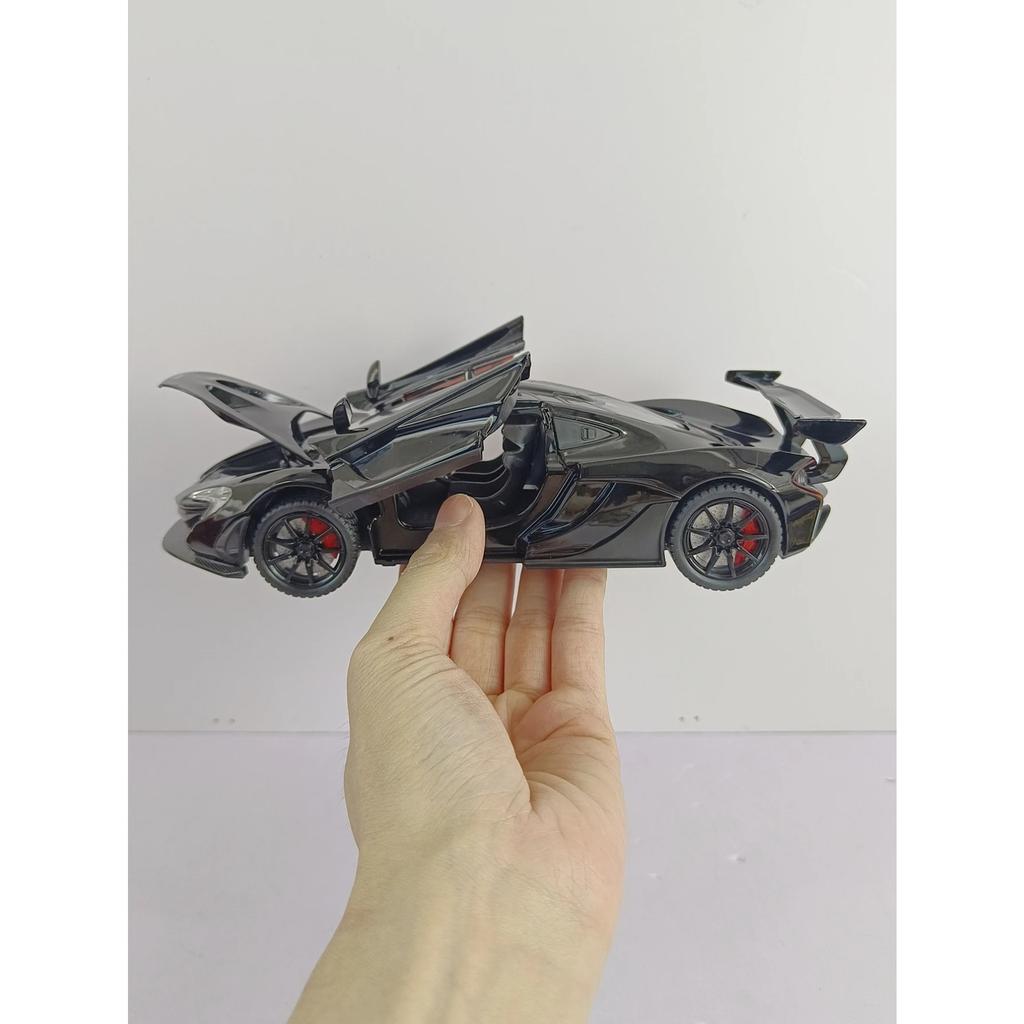 1/24 Simulation McLaren P1 Alloy Model Car Doors and Hood Can Be Opened Has Sound and Lighting Functions Rich In Details