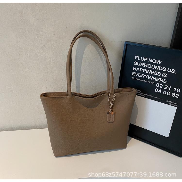 

Shoulder tote bag 2025 new temperament commuter zipper big bag women s foreign style versatile mommy bag