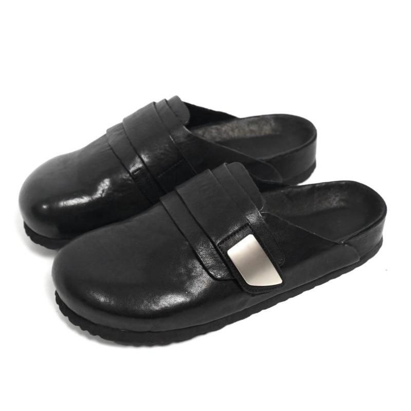 

Comfortable Soft Leather Flat Slippers Women Fashion Round Toe Metal Decoration Design Casual Sandals Black Outdoor Beach Sandal 44 чёрный