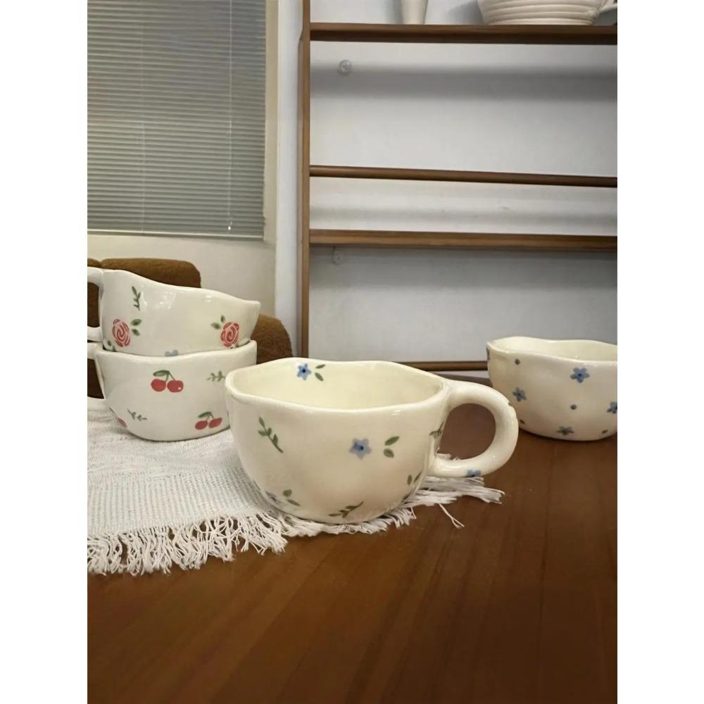 Pictură flori, cești ceramice, farfurii, cești de cafea neregulate modelate manual