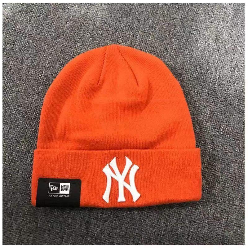 

Knitted Hat For Men Women Embroidered Letter Design Warm Winter Fashion Accessory помаранчевий