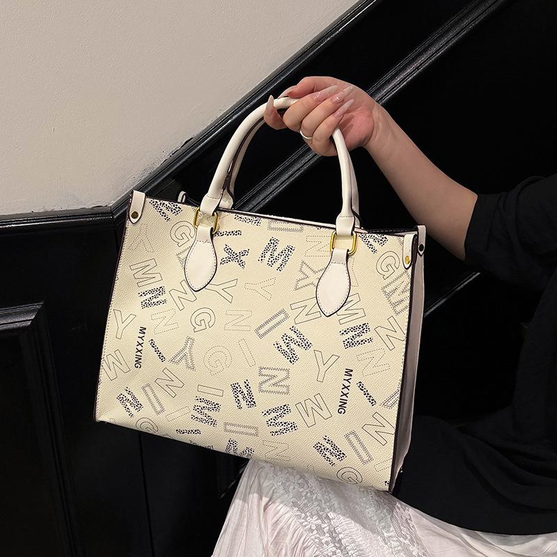 2025 Trendige Monogramm-Tragetasche mit großem Fassungsvermögen - Perfektes Geschenk für Mädchen