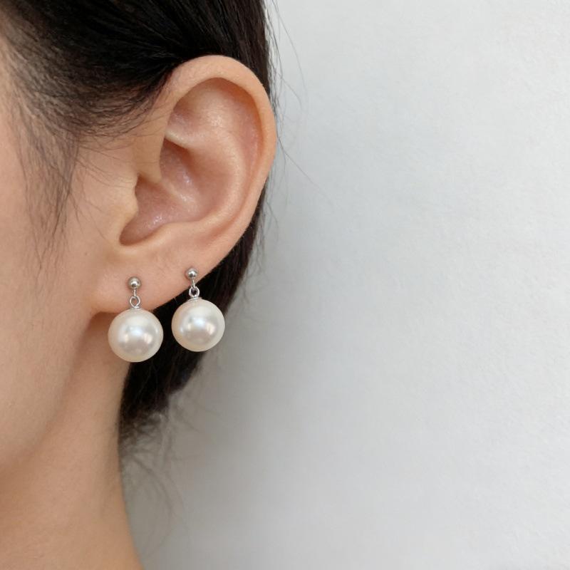 S925 Sterling Silver Australian White Pearl Stud Earrings - Fashionable and Elegant, Simple Design