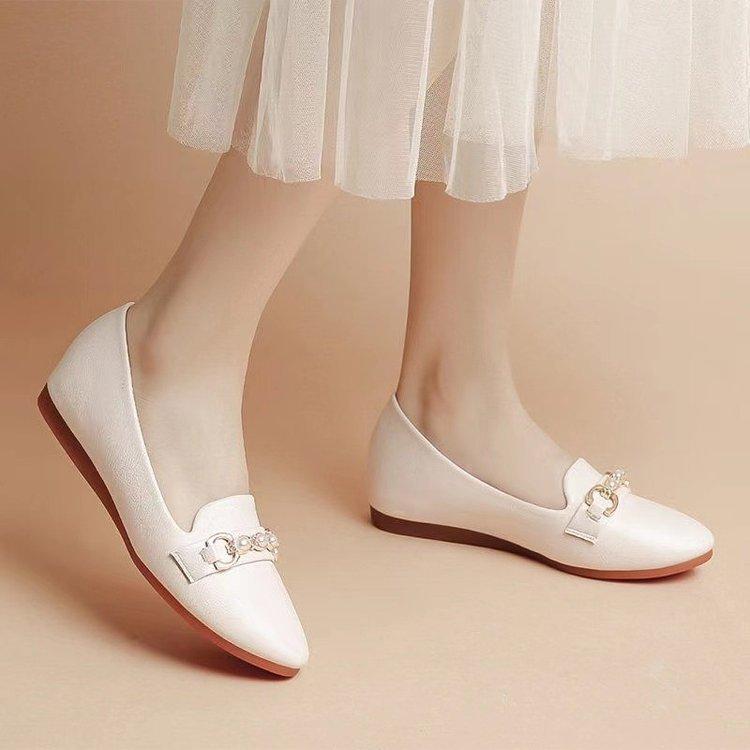 Soft Leather Doudou Shoes Women's Autumn 2025 New Soft-soled Comfortable and Not Tired Mother Shoes Shallow Mouth Flat-soled Single Shoes