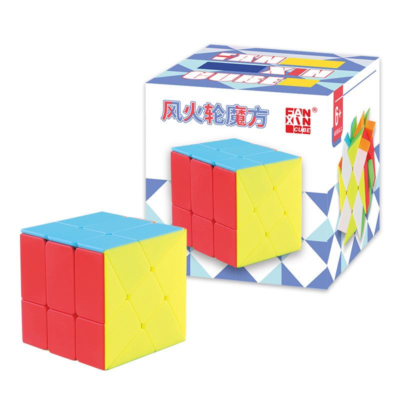 Verdrehter schräger Rubik's Cube einfarbig Farbe Alien Drei-Ebenen-Variante Kreativ Leichtgängig Kinder Lernspielzeug