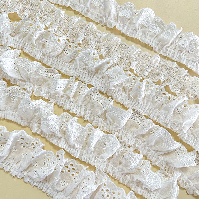 Cotton Heart Lace Trim: Handmade Pleated Accessories with Embroidery Thread