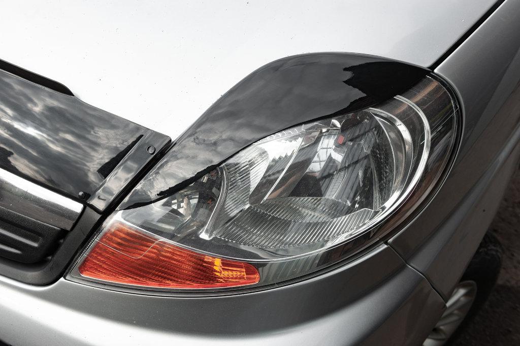 Реснички Porshe-style Черный мат для Nissan Primastar 2002-2014 гг