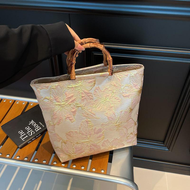 

Women s Fashion Tote: Versatile Shoulder Bag for Commute & School розовый