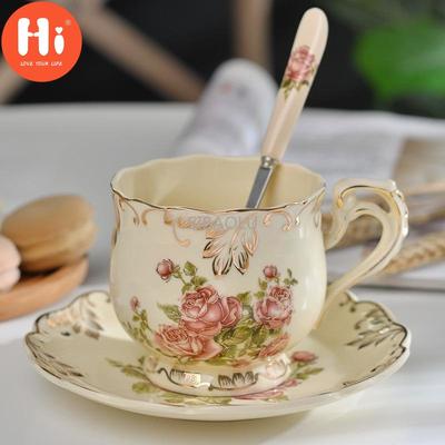 Merhaba Sıcak Satış Yaratıcı Seramik Kahve Fincanı ve Tabağı El Boyalı Gül Porselen Çay Bardağı ve Kaşığı Klasik İçecek Hediye