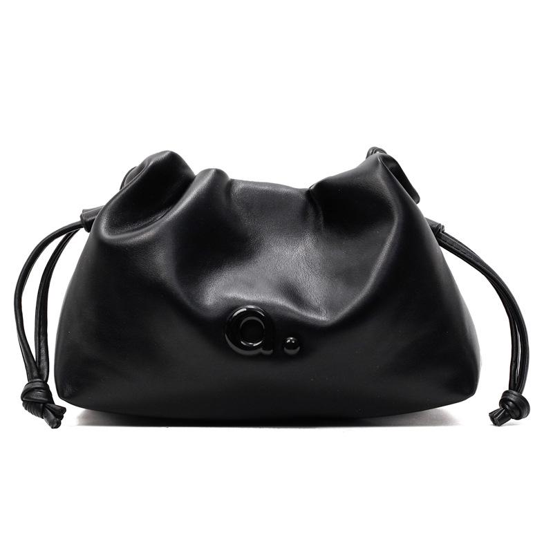 The Cloud Bag Is A Fashionable Casual and High-end Crossbody Bag for Women's Daily Commuting