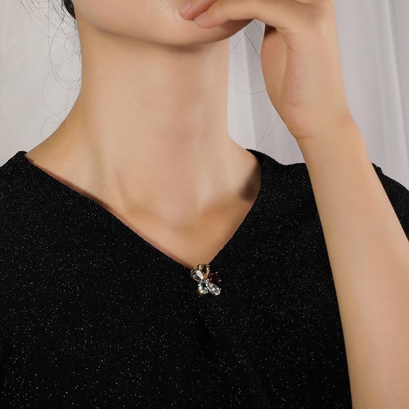 Five-Petal Flower Zircon Brooch Pin for Blouse Collars