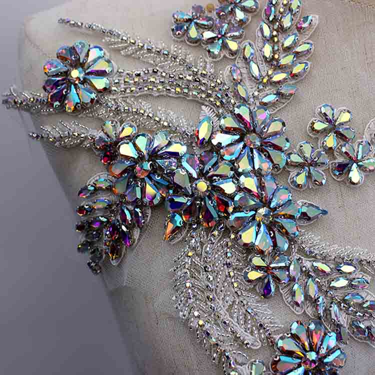 Luxury 3D Embroidered Crystal Rhinestone Wedding Patches Sew-On Flower Shape Decorations for Clothes Twill Fabric