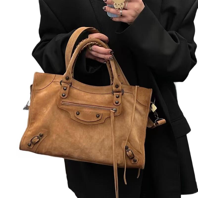 BL's New Popular Retro Suede Bag, High-quality Full Set of Packaging, Trendy, Fashionable and Versatile, the Same for Men and Women