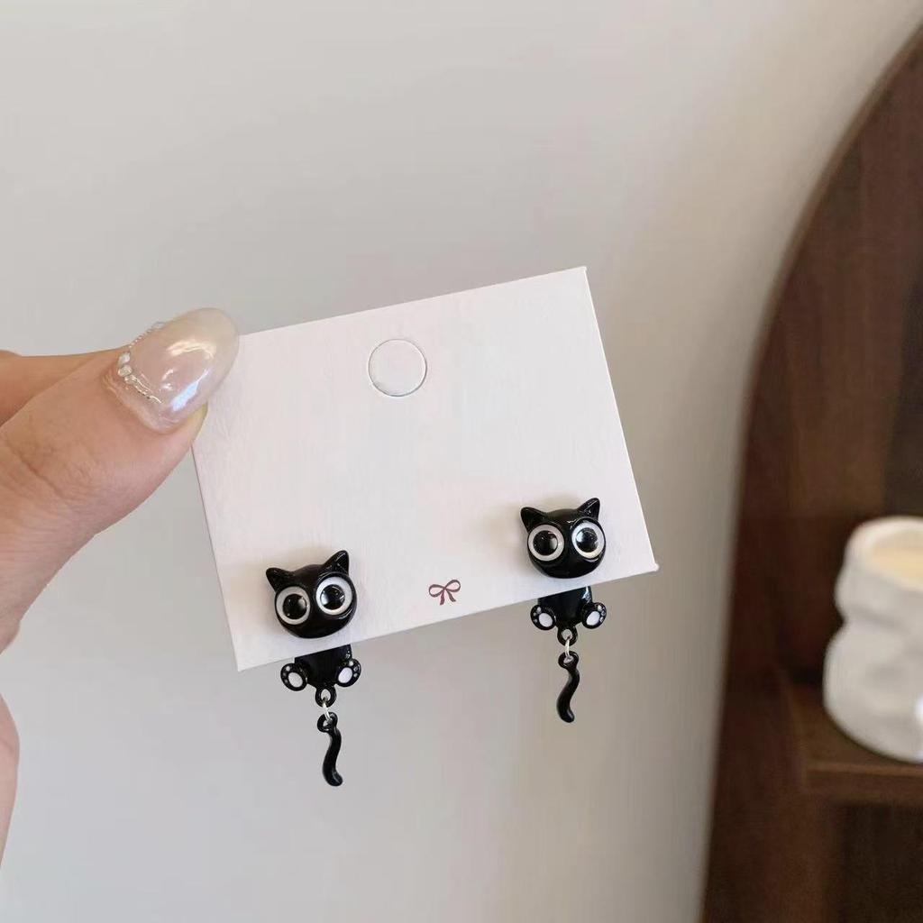 Cool Cute Black Kitten Cartoon Stud Earrings: Creative Niche Jewelry with Sweet, Fashionable Design