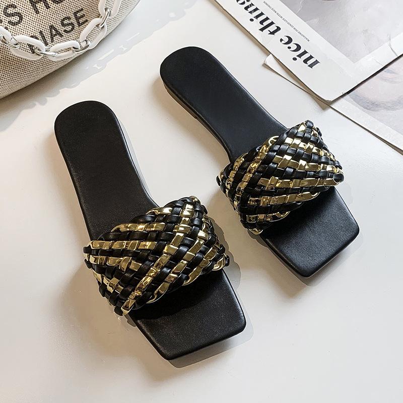 Slippers Women's Fashion Wear 2025 New Summer Internet Celebrity Weaving Flat Bottom One Word Drag Seaside Vacation Beach