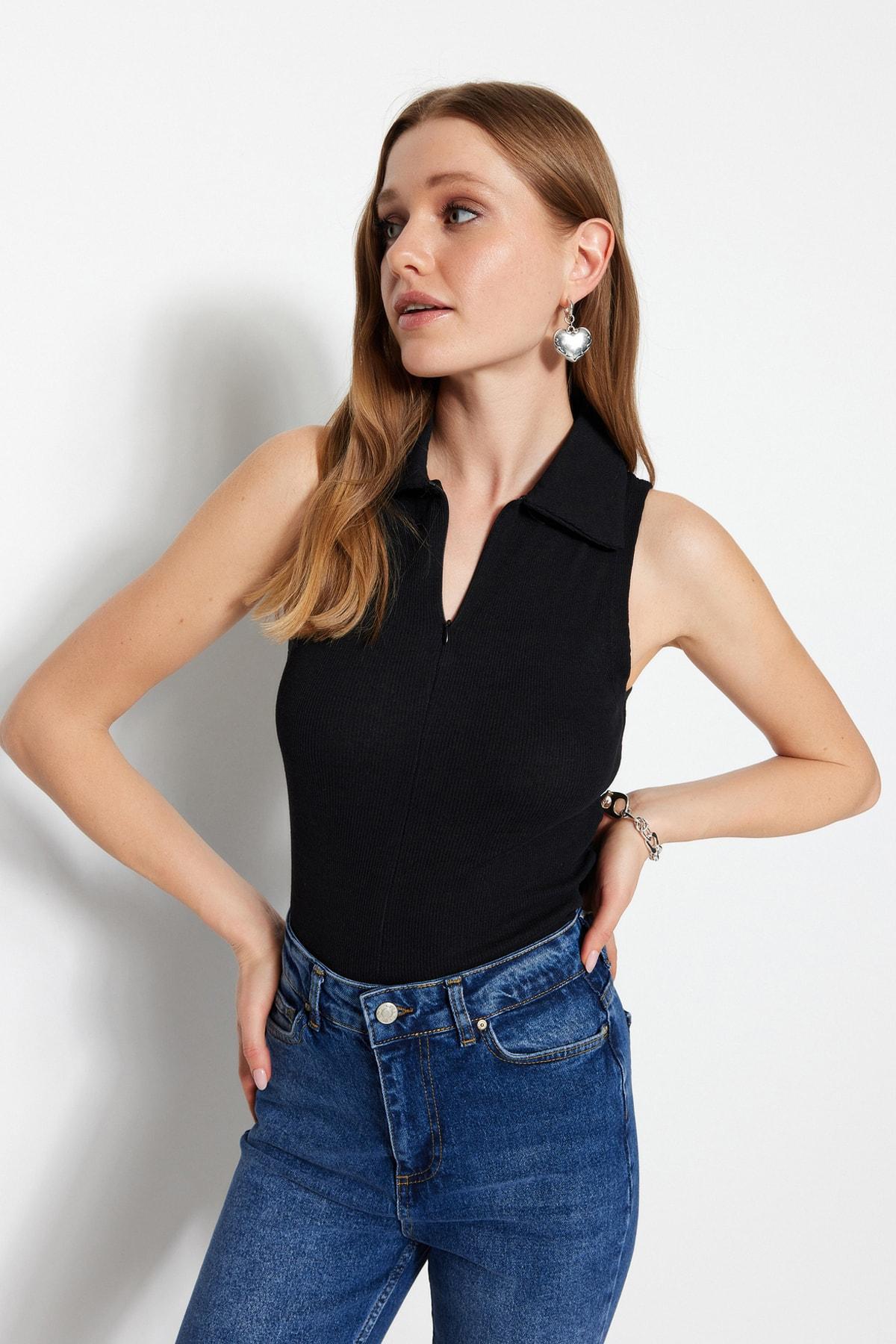 

Блузка - Черный - Приталенная