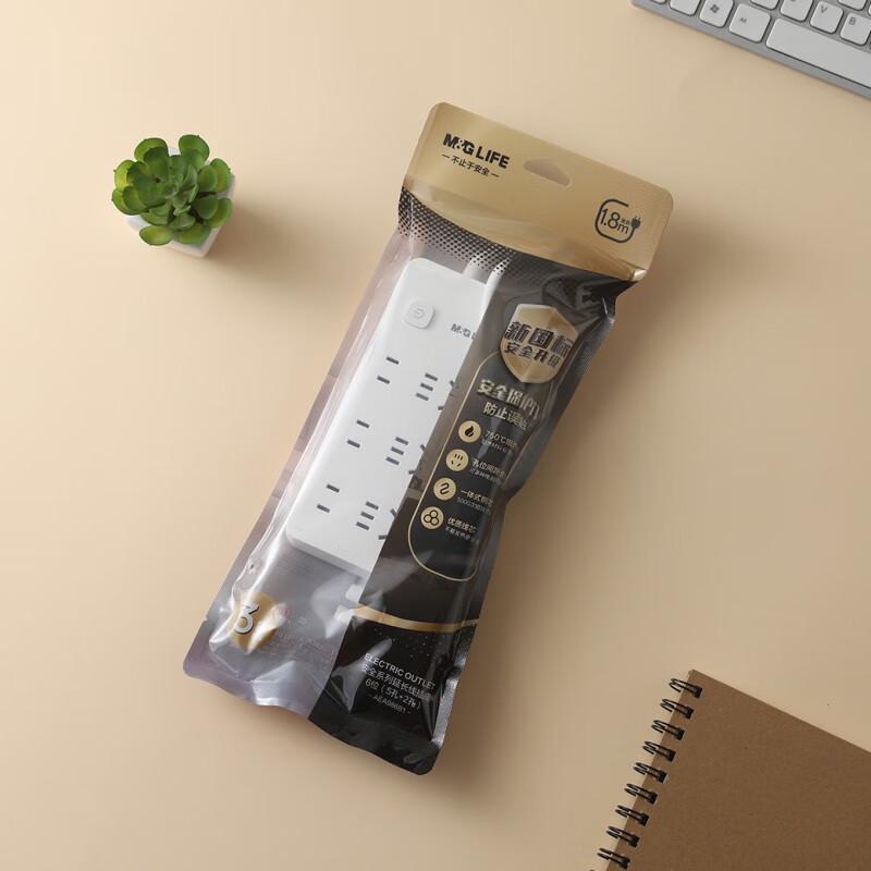 M&G 6-Outlet Power Strip