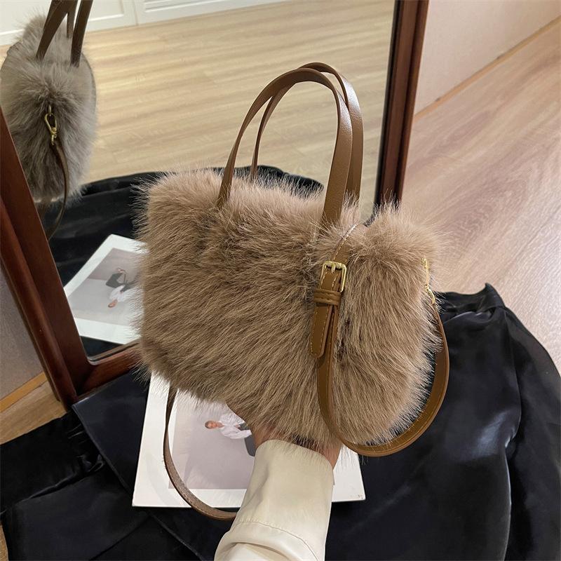 Winter Soft Faux Fur Shoulder Bags for Women Simple Pearl Chain Ladies Plush Crossbody Bags Solid Color Female Handbags Purse