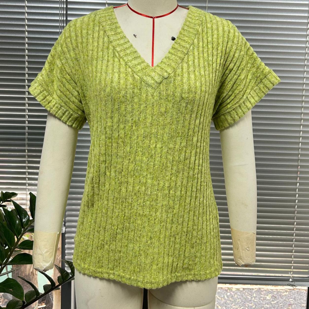 

Spring Women s Loose Casual Solid Color V-neck T-shirt Short Sleeved Shirt S зелений