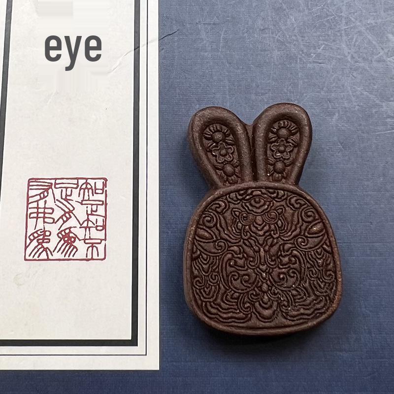 High-End Natural Incense Pendant - Guiyuan Rabbit Car Ornament