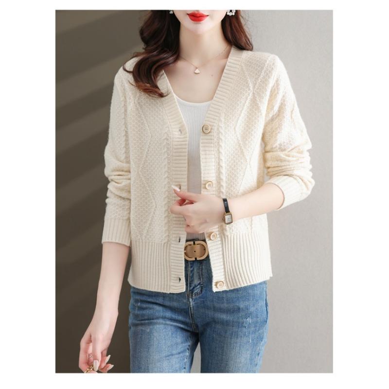 Spring and Autumn Women's Solid Color Knitted Cardigan Retro Sweater for Women Fashionable
