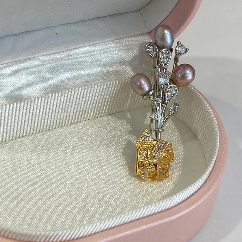Fairy Tale Up House Brooch Set: Gold-Plated Copper with Zirconia and Pearl Corsage, Western Retro Style.