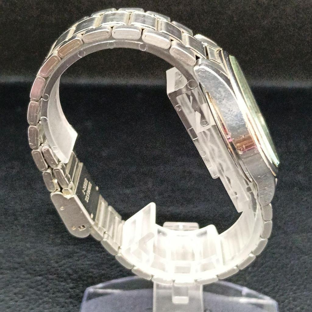 Used Working condition: ALBA men's wristwatch, solar-powered, date display, 10 bar water resistant