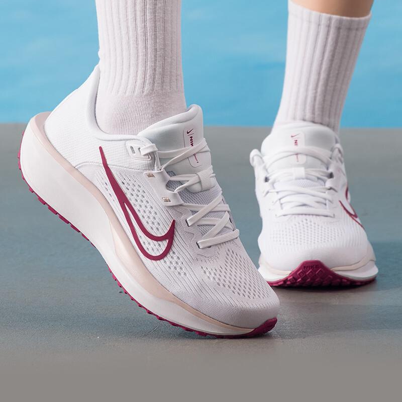 Nike Women's WMNS Quest 6 Running Shoes
