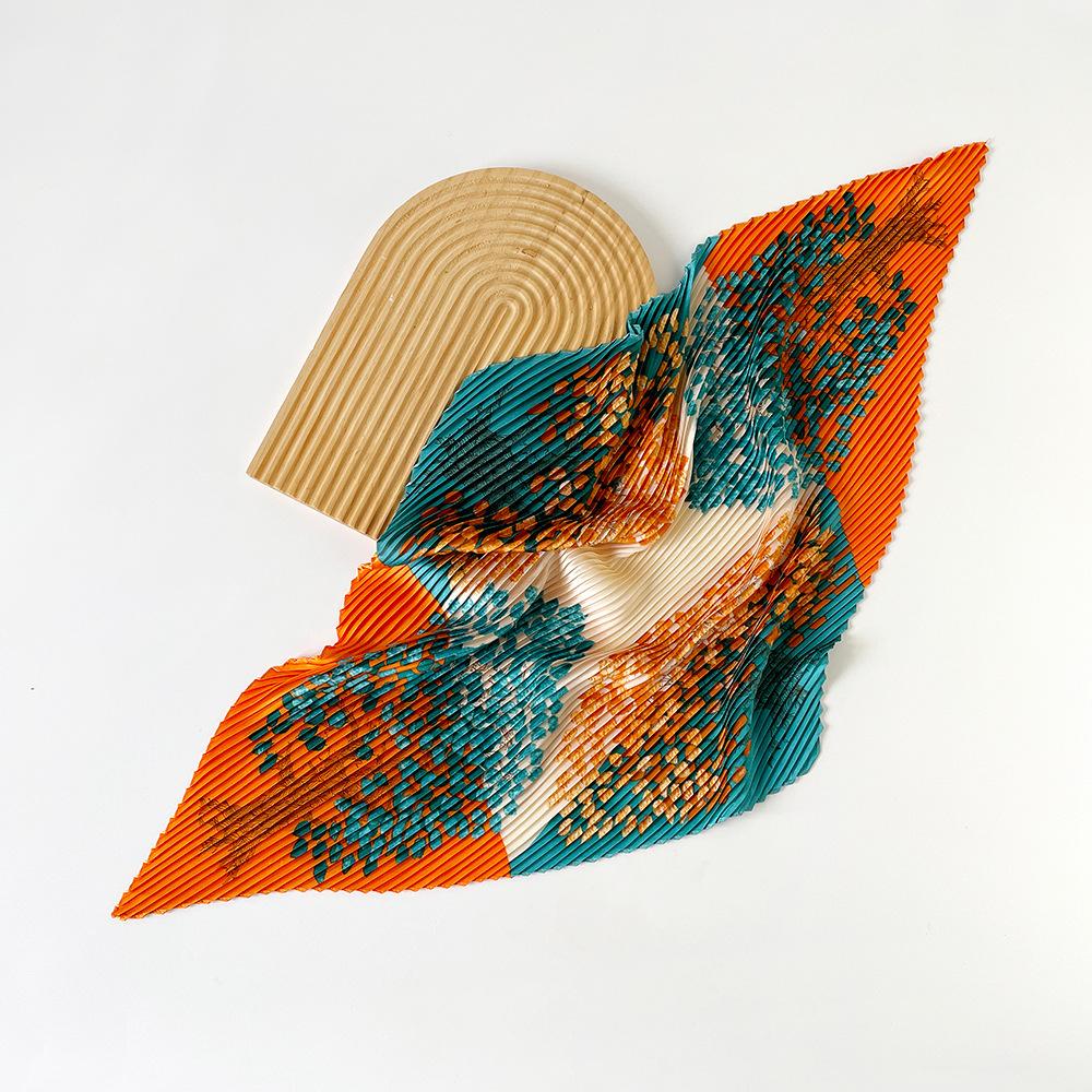 NEU Mode Plissiert Bedruckt Damen Halstuch Schals Vintage 70CM Quadratischer Plissierter Schal Für Damen Sommer Knitter Damen Schals