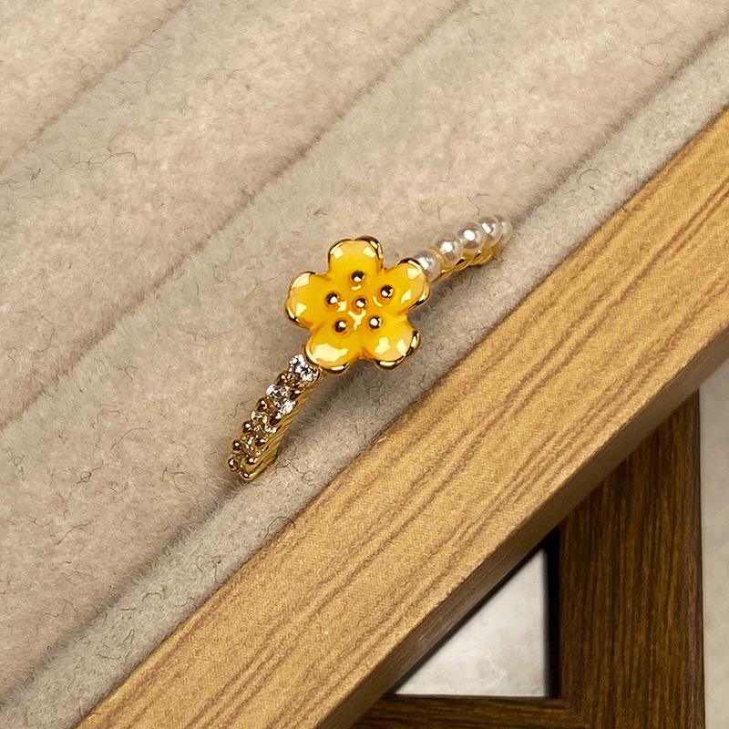 [Honey Gold Ring] Medieval Enamel Oil Daisies Flower Simple Opening Ring Niche Exquisite High-End Women