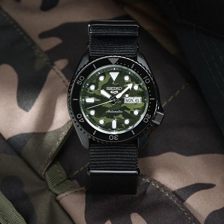 Seiko 5 Series Trendy Street Skateboard Solar Mechanical Movement Nylon Strap Watch Men watches Green SRPJ37K1