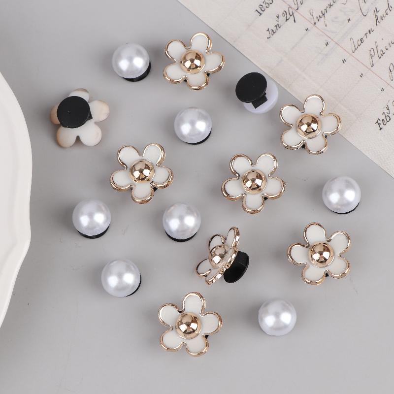 16Pcs Fashion Shoe Charms Set Accessories Hole Shoe Buckle Summer Cute Pearl Daisies 3D Shoes Decorations