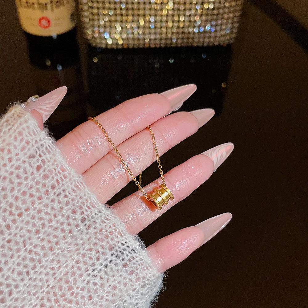 Fashion Light Luxury Titanium Steel Necklace Women'S High-End Pendant Sweet Temperament Collarbone Chain Does Not Fade Accessories