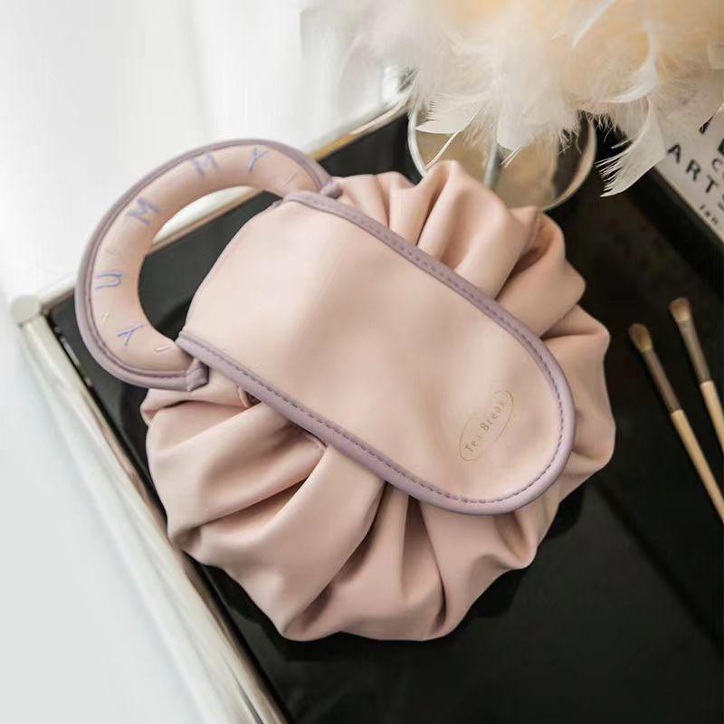

Luxury Drawstring Makeup Bag Creative Letter Travel Handbag Waterproof Pu Toiletry Bag Magnetic Snap Closure Women s Storage Bag рожевий
