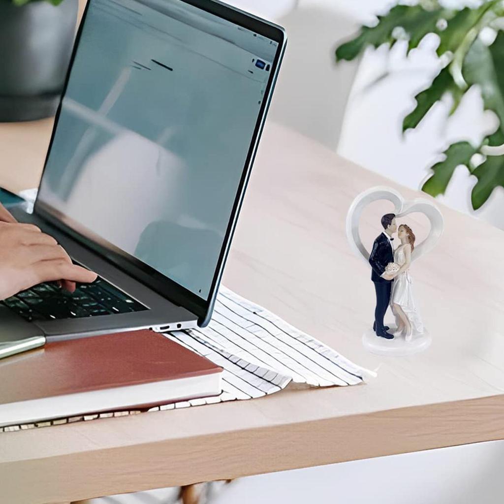 Wedding Cake Topper Statue Resin Bride and Groom Cake Figurines Decorative Sculptures Cute Ornaments for Party Favors