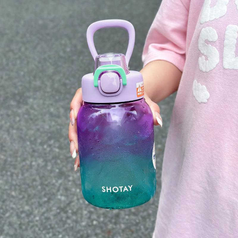 

Бутылка для воды Tritan 700/1000 мл, без BPA, прозрачная пластиковая кружка с градиентным цветом, большая емкость, для занятий спортом на открытом воздухе, для занятий спортом и фитнесом 700-1000ml